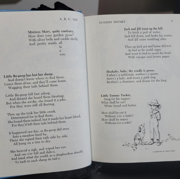 Colliers Junior Classics Collection - Picture 3 of 5